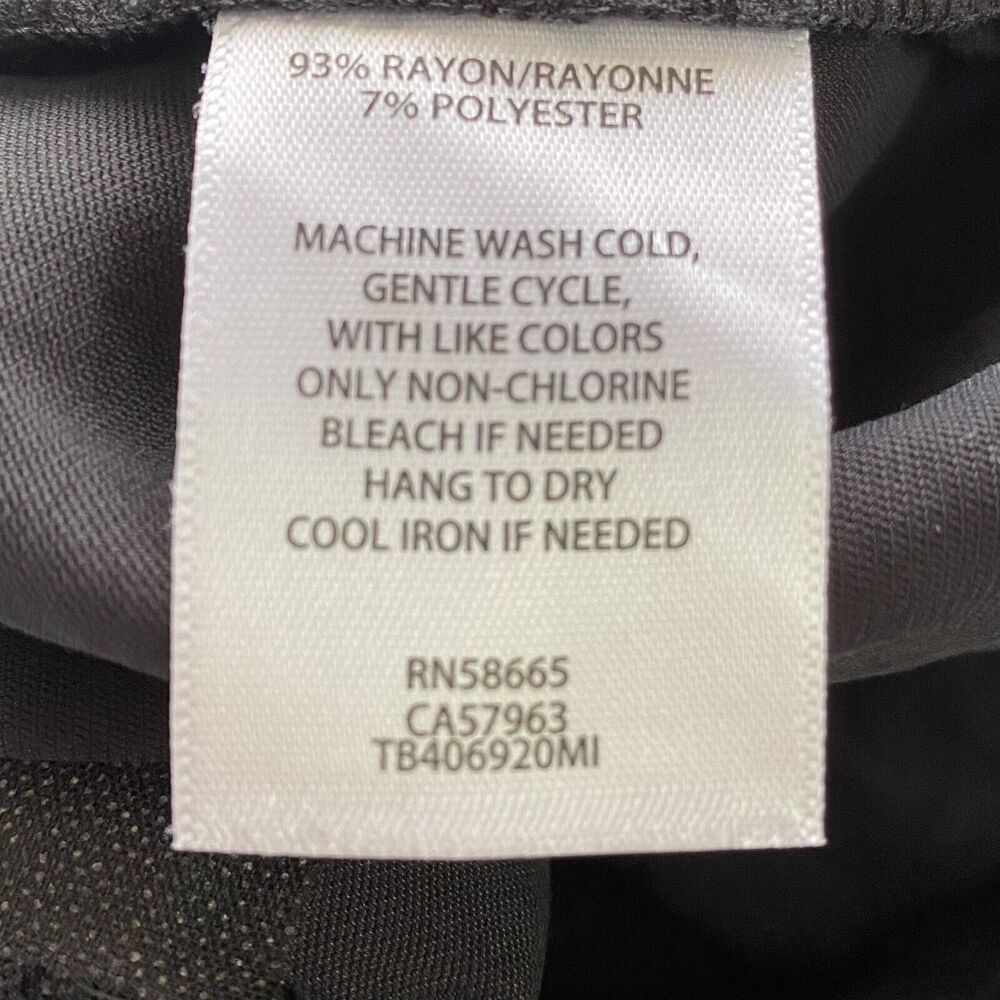 Treasure & Bond Shorts Womens Size 16 Black Silky Rayon Cuffed Dressy - Picture 8 of 8